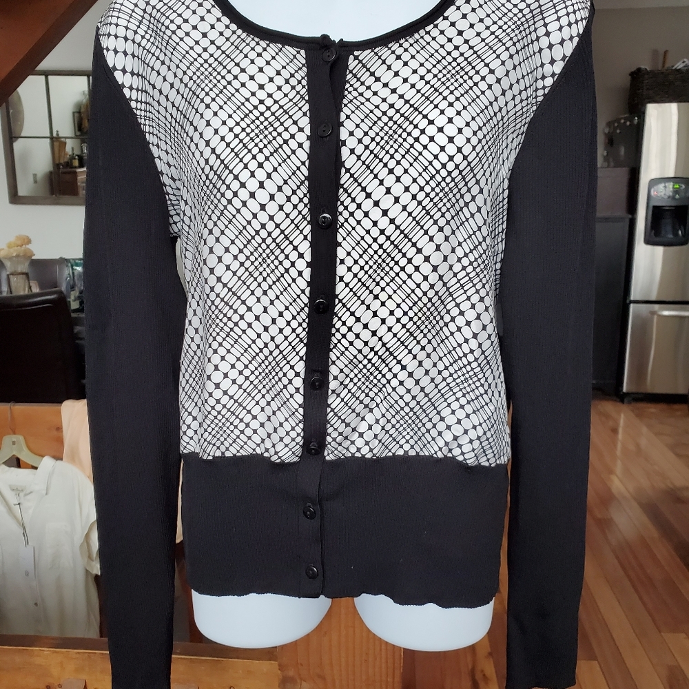 Due per Due black & white geometric design blouse